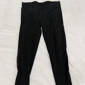 Black fabletics mid-rise 7/8 leggings